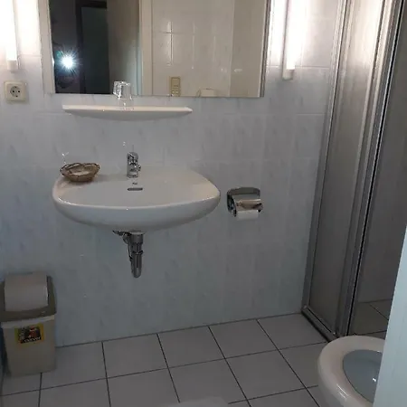 Richnow's Bett Und Bike Ehem. Landgasthof 3*