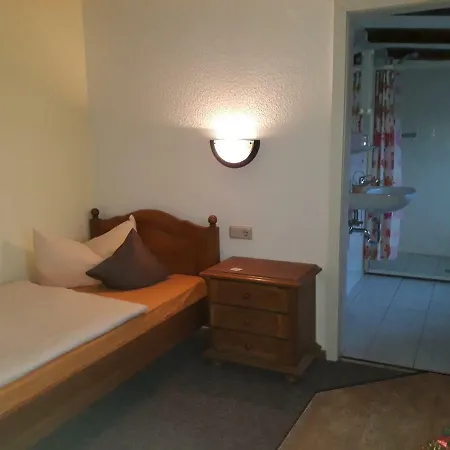 Richnow's Bett Und Bike Ehem. Landgasthof בית הארחה 3*